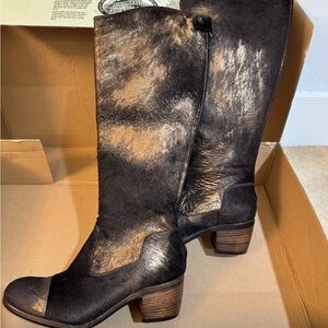 FRYE Women's Felicity Back Zip Bronze Metallic Haircalf Boot 7.5 B (M)